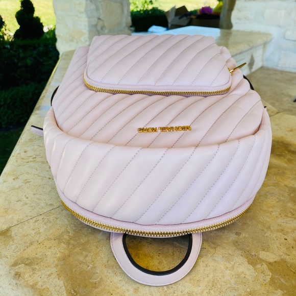 NWT Michael Kors quilted Backpack - Picture 3 of 9